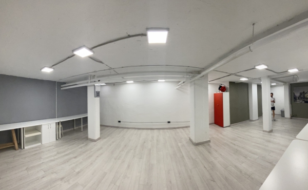 Sala vacía, perfecta para ensayos (teatro, danza, música, circo)