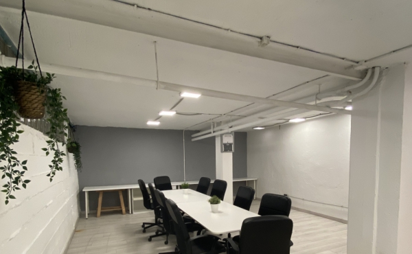Sala ambientada para reuniones
